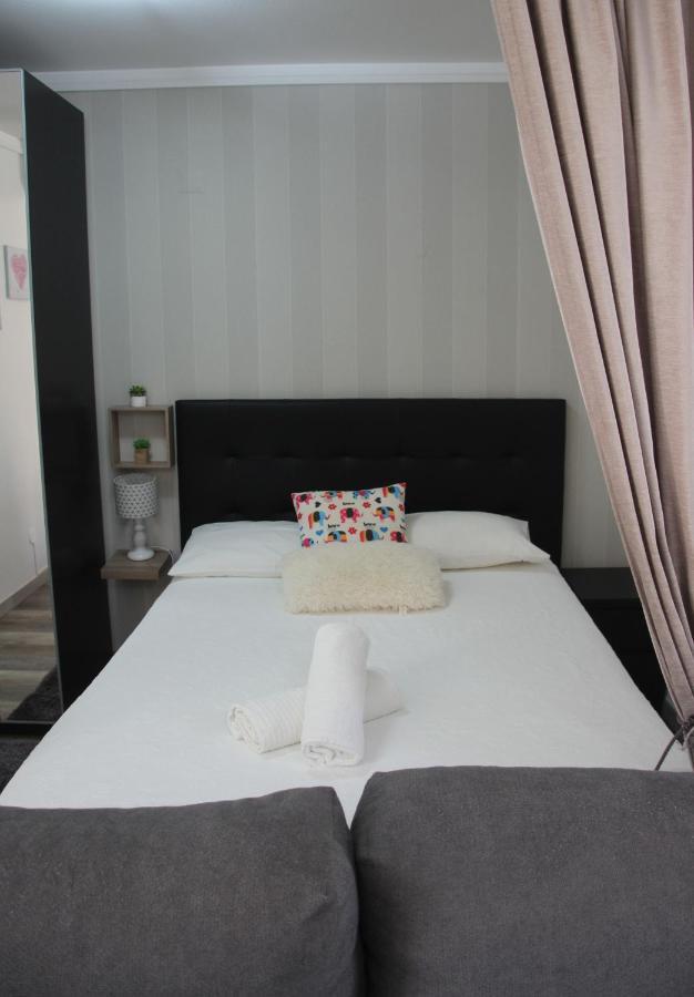 Marina Plaza Apartment Виламура Екстериор снимка